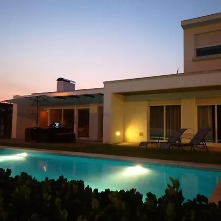 Vivenda Com Piscina Perto Da Sesimbra