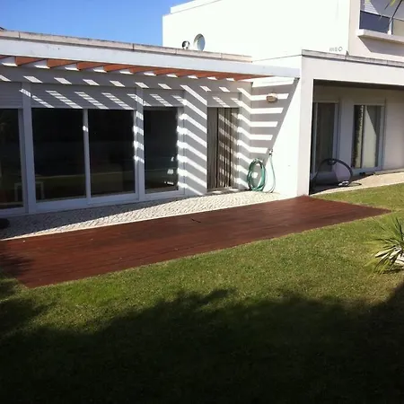 Vivenda Com Piscina Perto Da Sesimbra