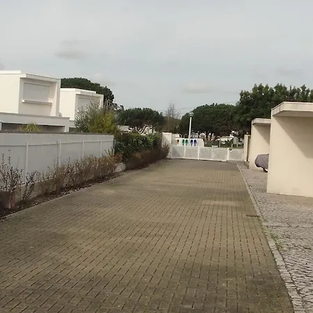Vivenda Com Piscina Perto Da Sesimbra