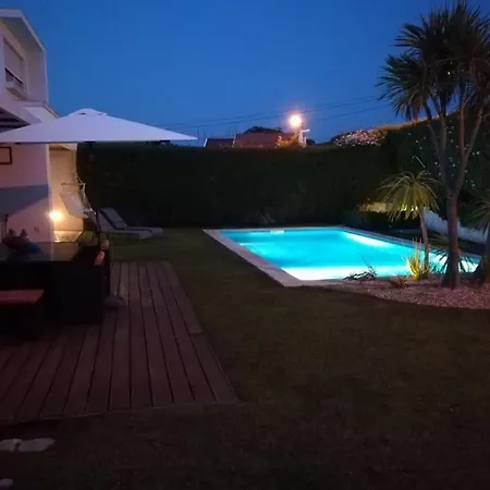 Vivenda Com Piscina Perto Da *